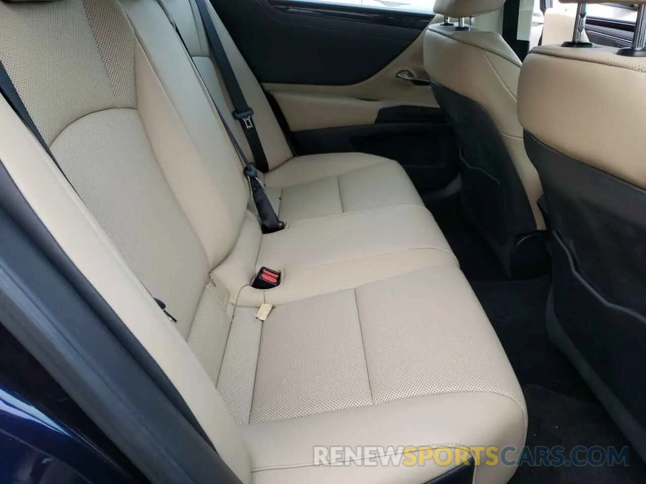 6 Photograph of a damaged car 58ADZ1B16MU082922 LEXUS ES350 2021