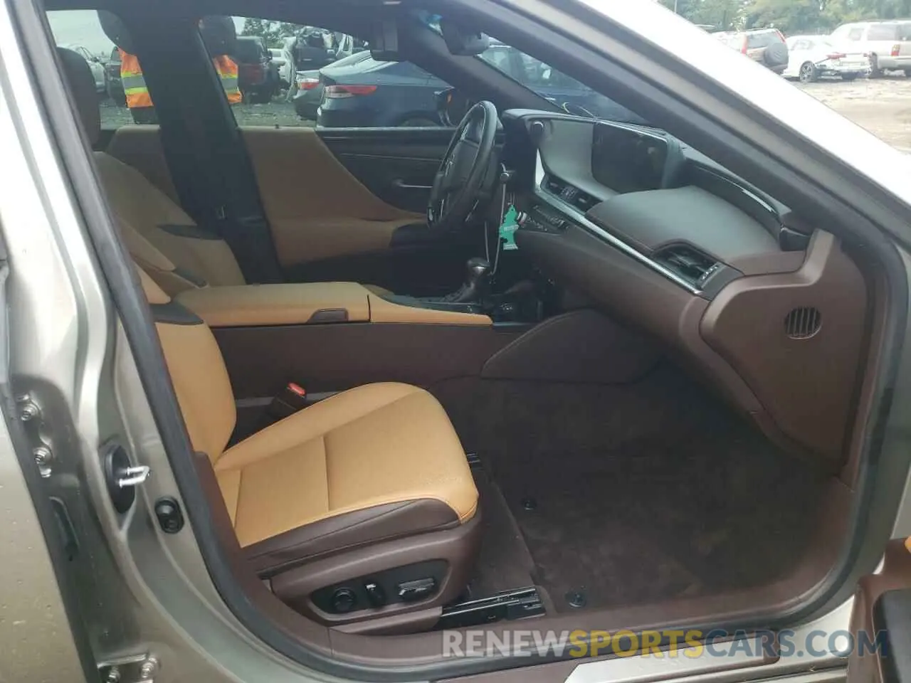 5 Photograph of a damaged car 58ADZ1B17MU103535 LEXUS ES350 2021