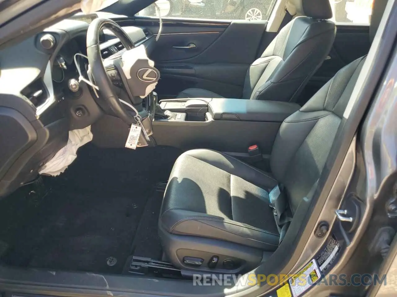 7 Photograph of a damaged car 58ADZ1B18MU084235 LEXUS ES350 2021