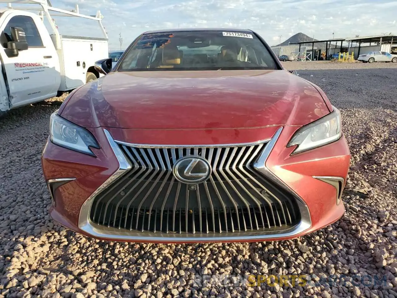 5 Photograph of a damaged car 58AEZ1B18MU107078 LEXUS ES350 2021