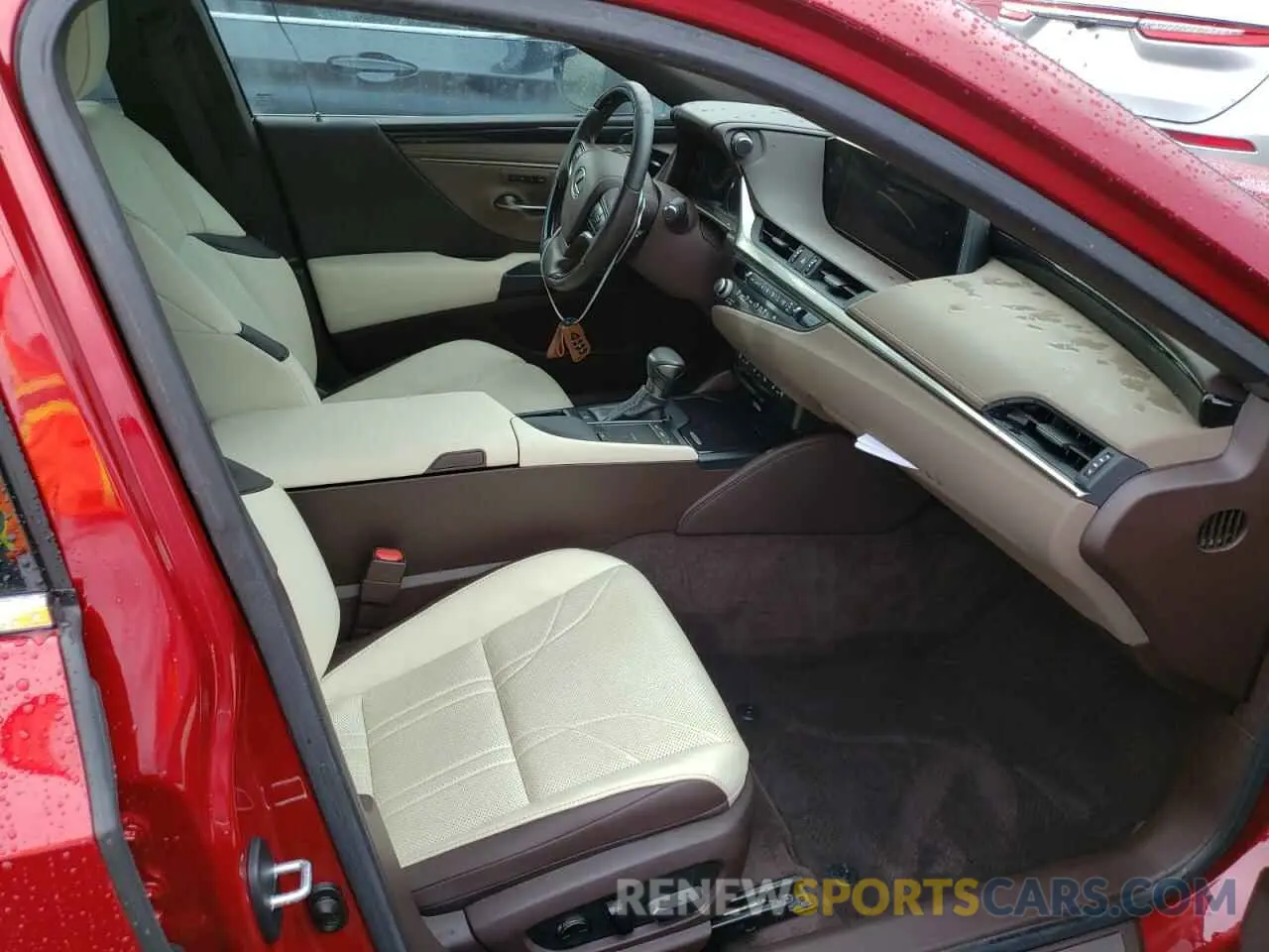 5 Photograph of a damaged car 58AFZ1B12MU090234 LEXUS ES350 2021