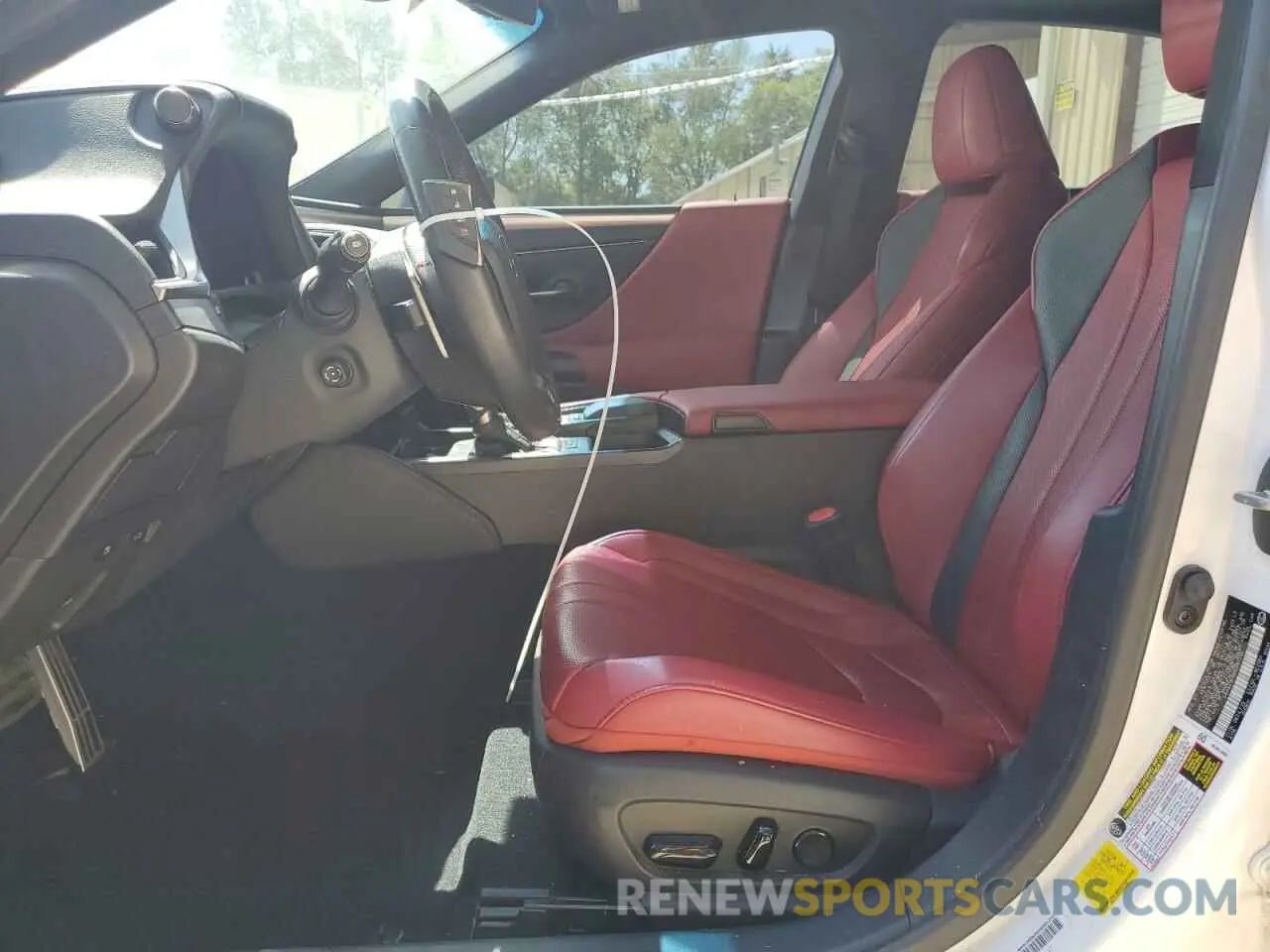 7 Photograph of a damaged car 58AGZ1B10MU097350 LEXUS ES350 2021