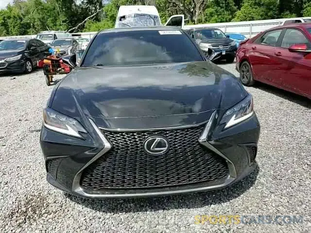 10 Photograph of a damaged car 58AGZ1B18MU090226 LEXUS ES350 2021