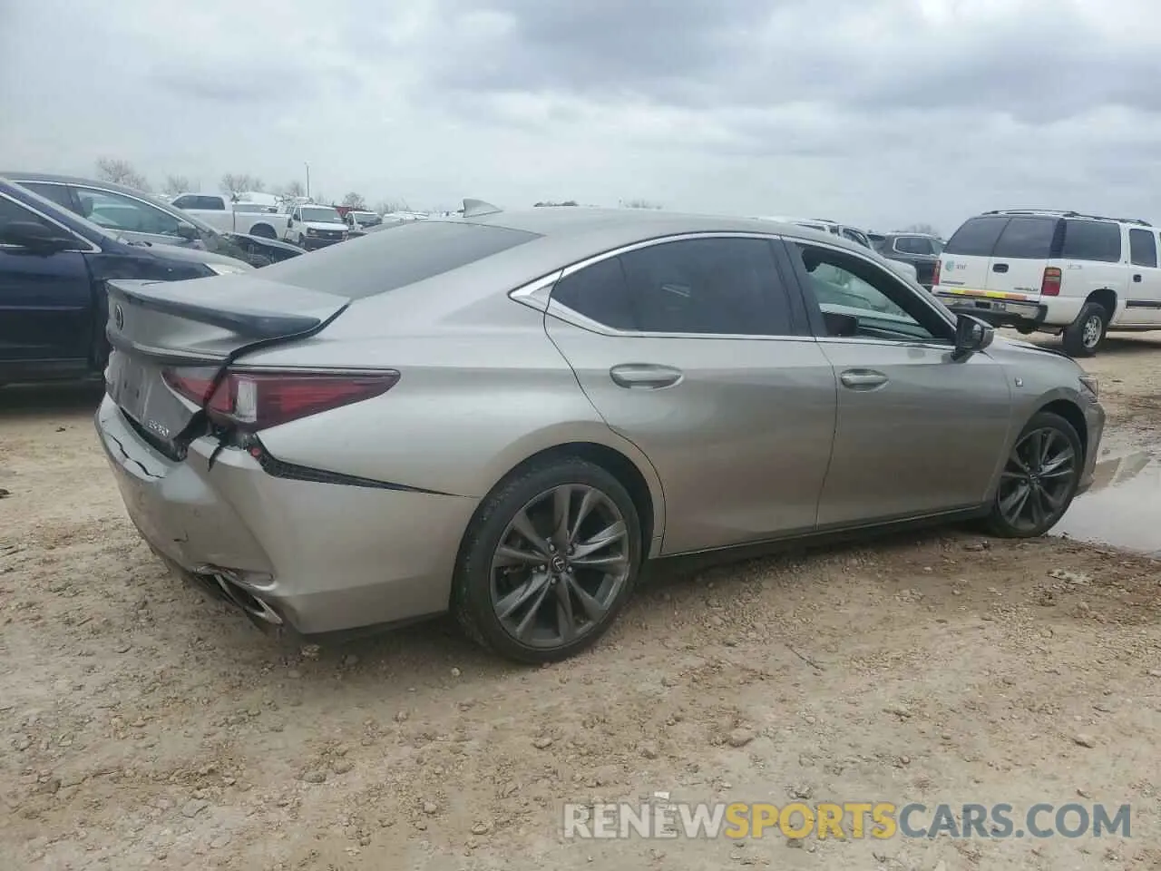 3 Фотография поврежденного автомобиля 58AGZ1B19MU084872 LEXUS ES350 2021