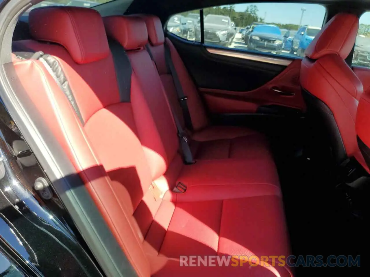 10 Photograph of a damaged car 58AGZ1B1XMU088476 LEXUS ES350 2021