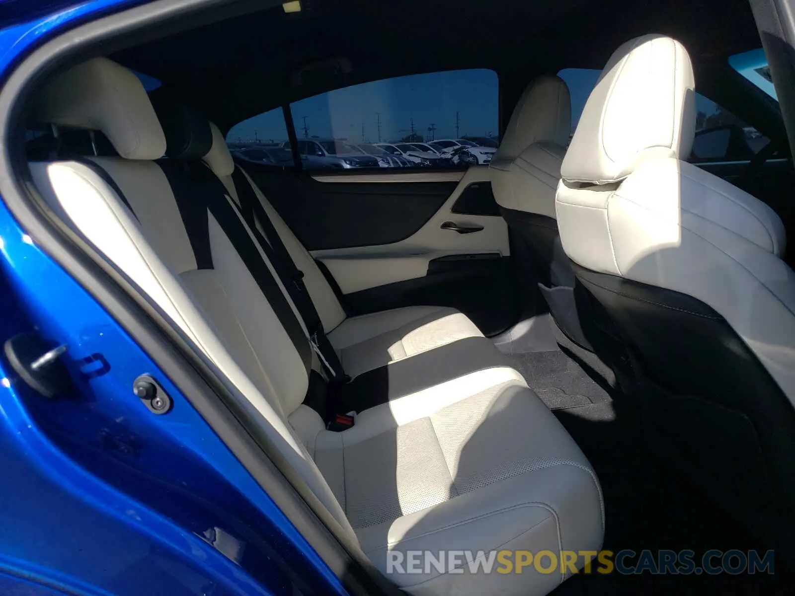 6 Фотография поврежденного автомобиля 58AHZ1B11MU096938 LEXUS ES350 2021