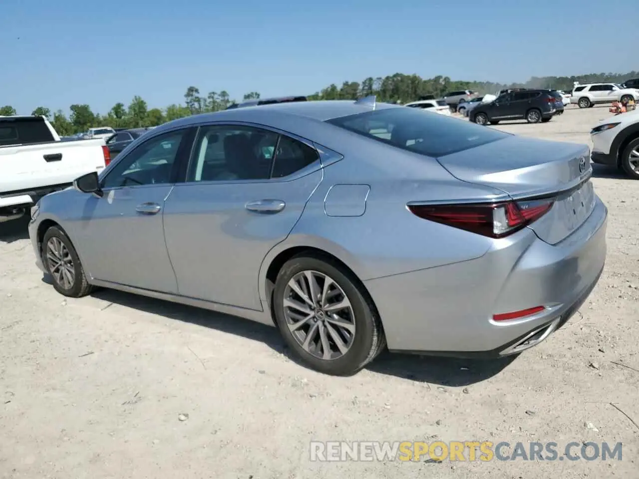 2 Photograph of a damaged car 58ACZ1B11NU134146 LEXUS ES350 2022