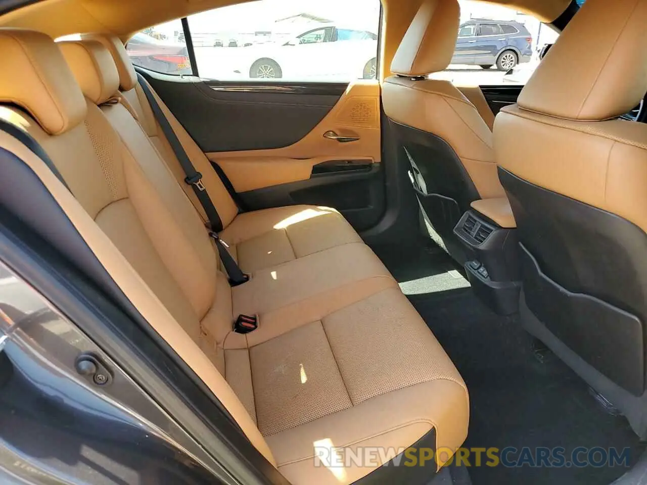 10 Фотография поврежденного автомобиля 58ACZ1B11NU136656 LEXUS ES350 2022