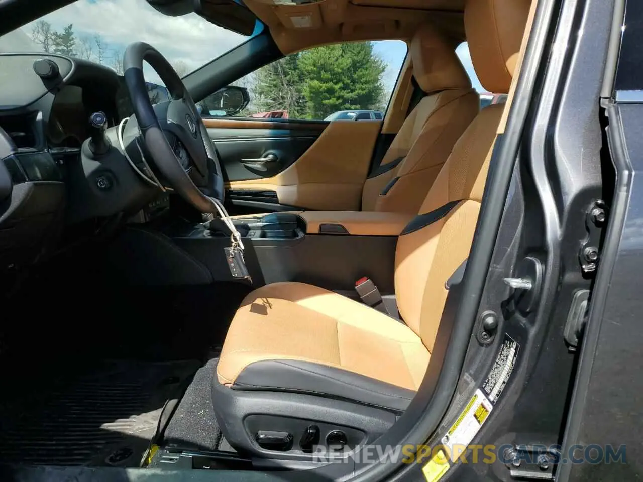7 Photograph of a damaged car 58ADZ1B12NU131342 LEXUS ES350 2022