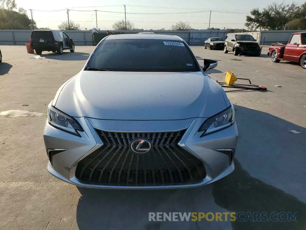 5 Photograph of a damaged car 58ADZ1B13NU117529 LEXUS ES350 2022