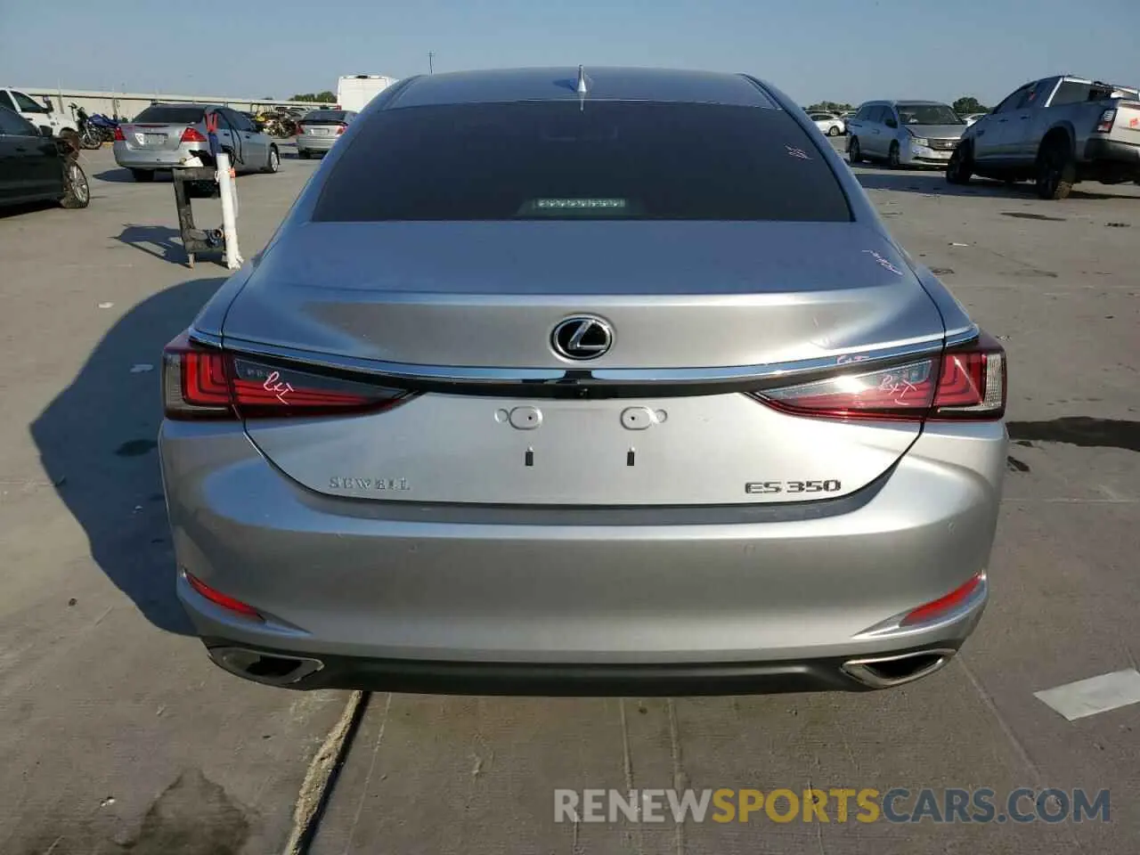 6 Photograph of a damaged car 58ADZ1B13NU117529 LEXUS ES350 2022