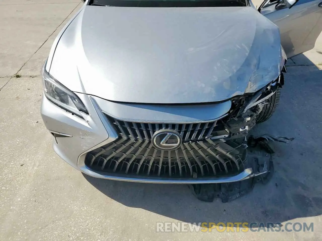 13 Photograph of a damaged car 58ADZ1B14NU126529 LEXUS ES350 2022