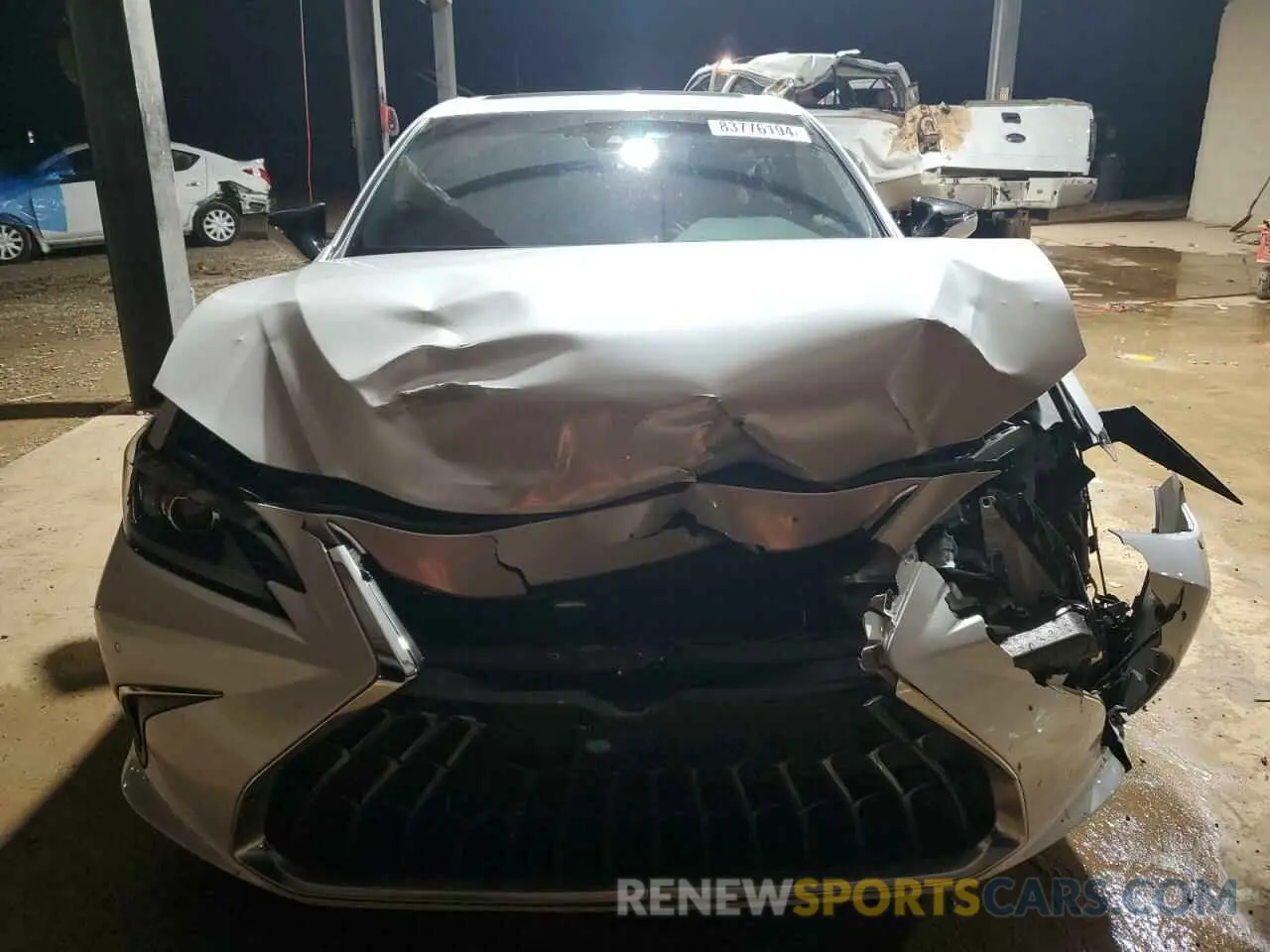 5 Photograph of a damaged car 58ADZ1B14NU136736 LEXUS ES350 2022