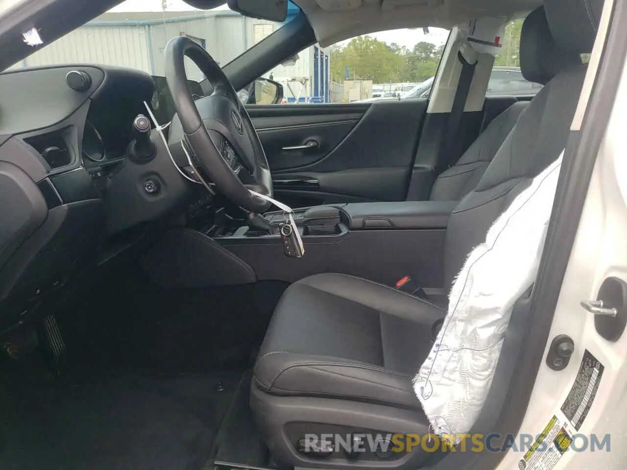 7 Photograph of a damaged car 58ADZ1B17NU123334 LEXUS ES350 2022