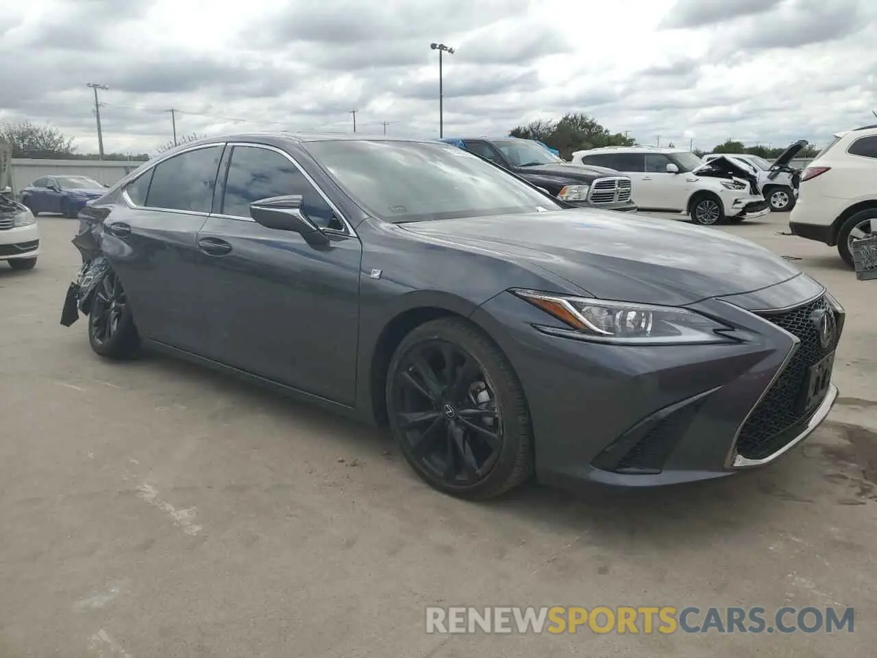 4 Photograph of a damaged car 58AGZ1B16NU118459 LEXUS ES350 2022