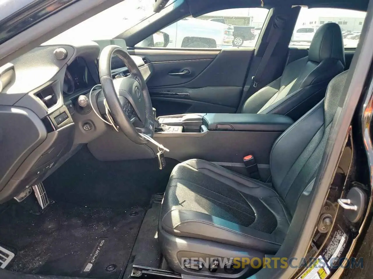 7 Photograph of a damaged car 58AGZ1B19NU114857 LEXUS ES350 2022
