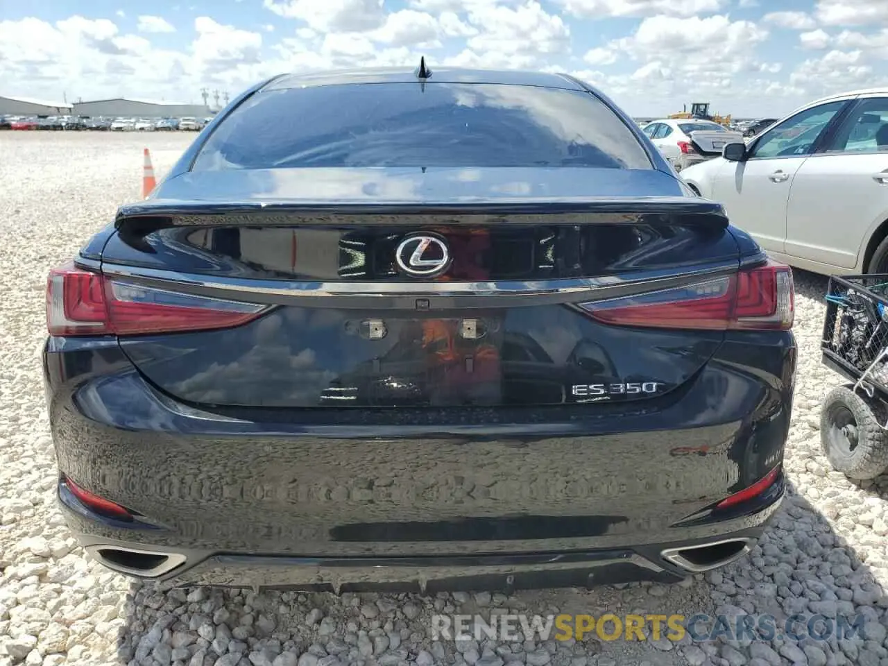 6 Photograph of a damaged car 58AGZ1B19NU127317 LEXUS ES350 2022