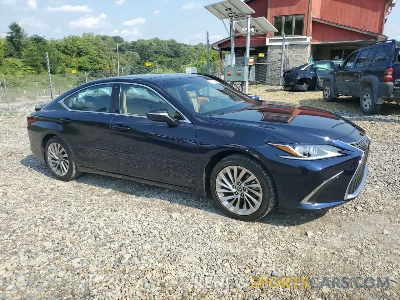 4 Photograph of a damaged car 58AEZ1B1XPU153483 LEXUS ES350 2023