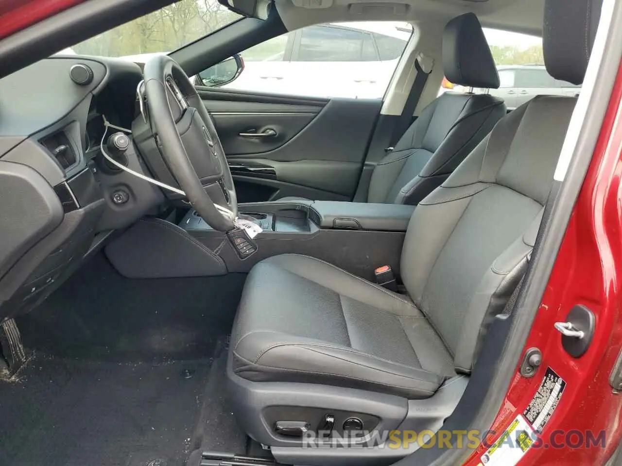 7 Фотография поврежденного автомобиля 58ADZ1B12RU175072 LEXUS ES350 2024