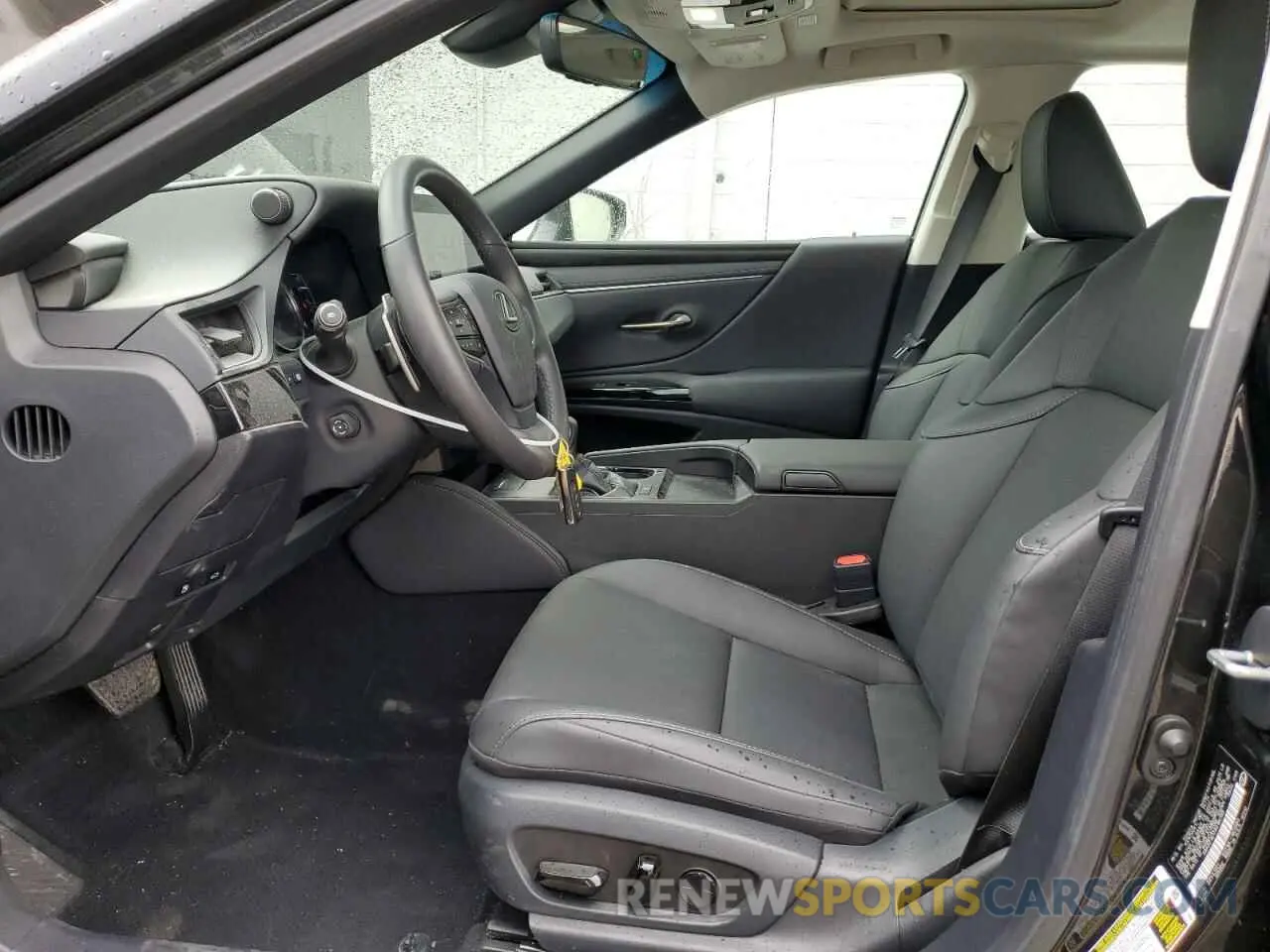 7 Фотография поврежденного автомобиля 58ADZ1B17RU180199 LEXUS ES350 2024