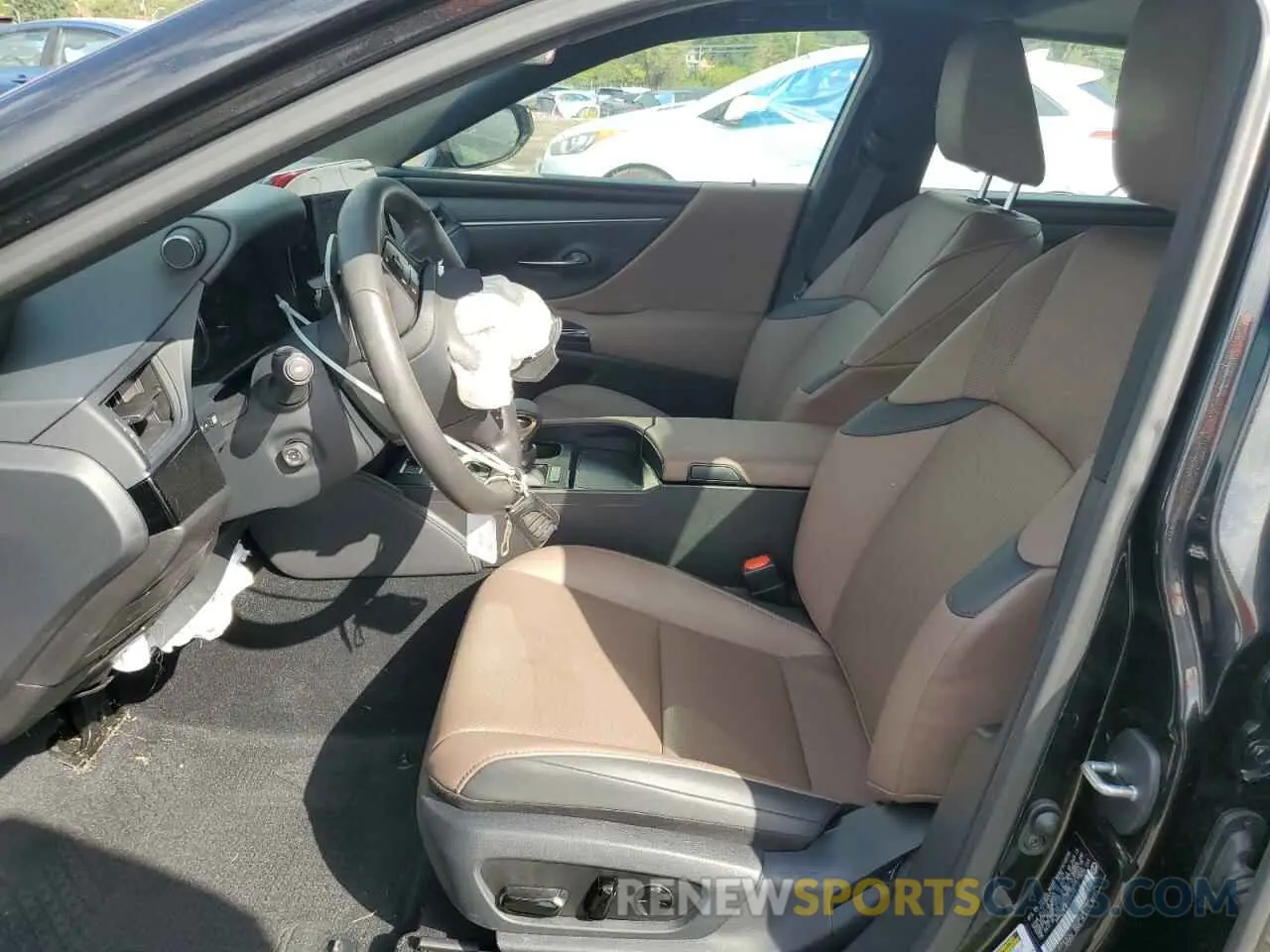 7 Photograph of a damaged car 58ADZ1B18RU174413 LEXUS ES350 2024