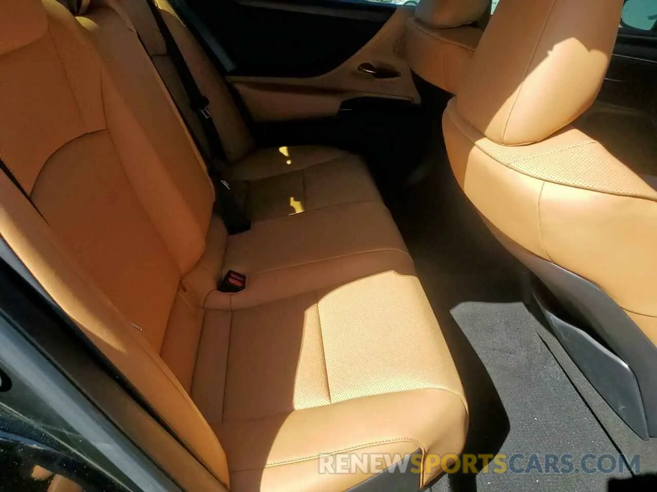 10 Photograph of a damaged car 58ADZ1B1XRU172999 LEXUS ES350 2024
