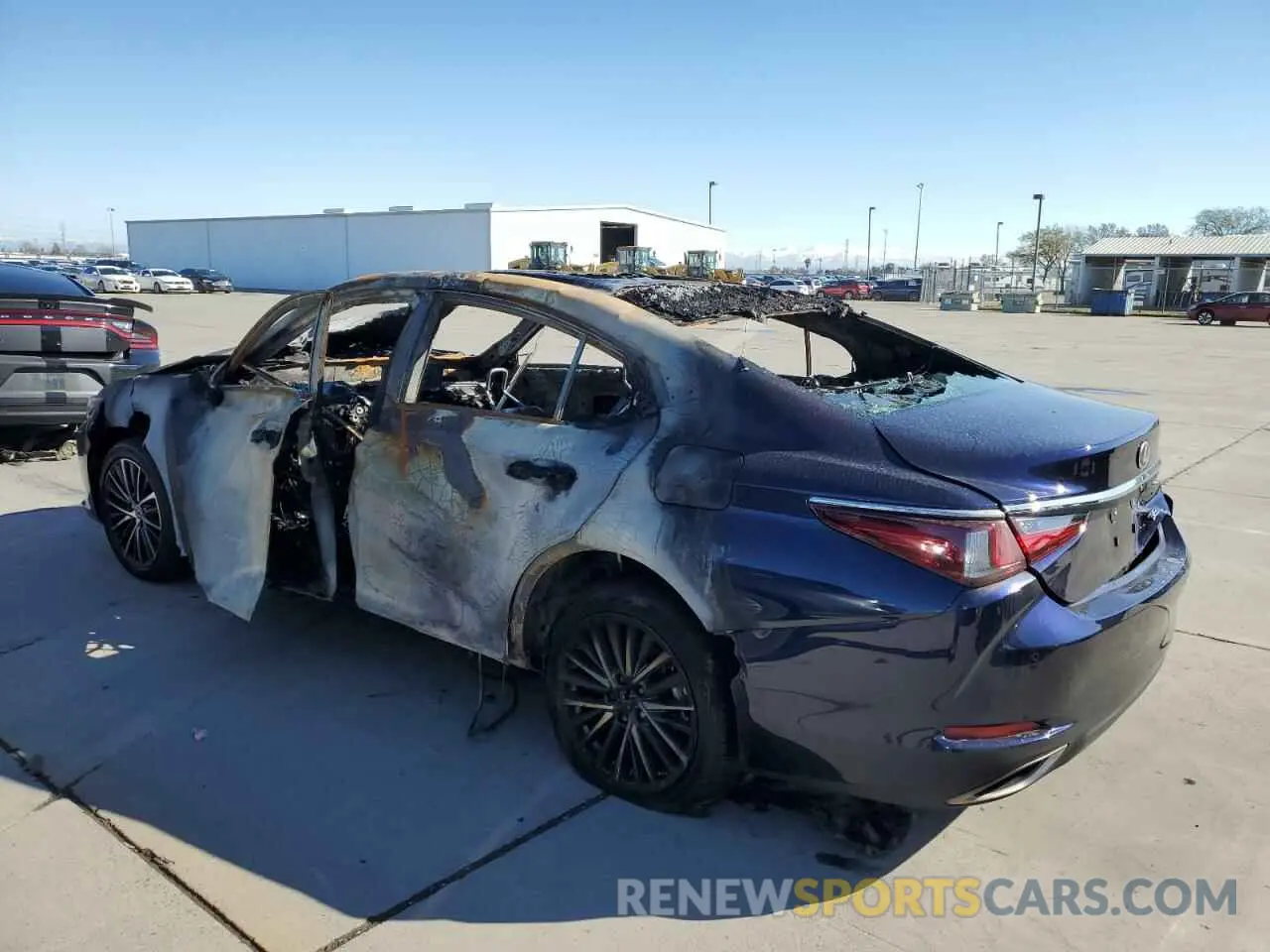 2 Фотография поврежденного автомобиля 58ADZ1B15SU195323 LEXUS ES350 2025