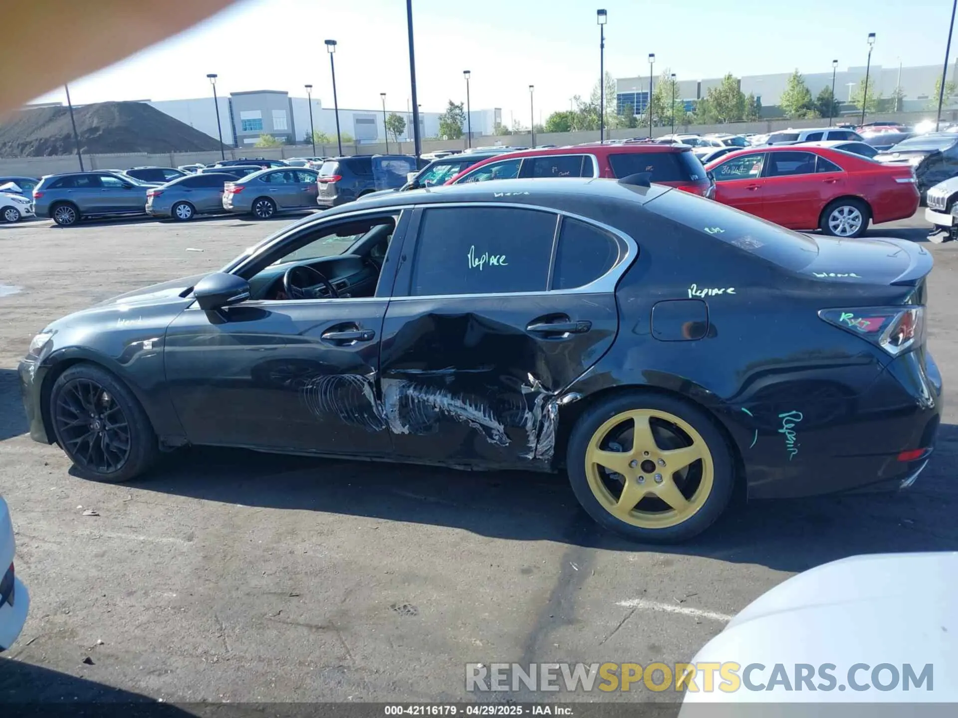 14 Photograph of a damaged car JTHBZ1BL0KA017002 LEXUS GS 350 2019
