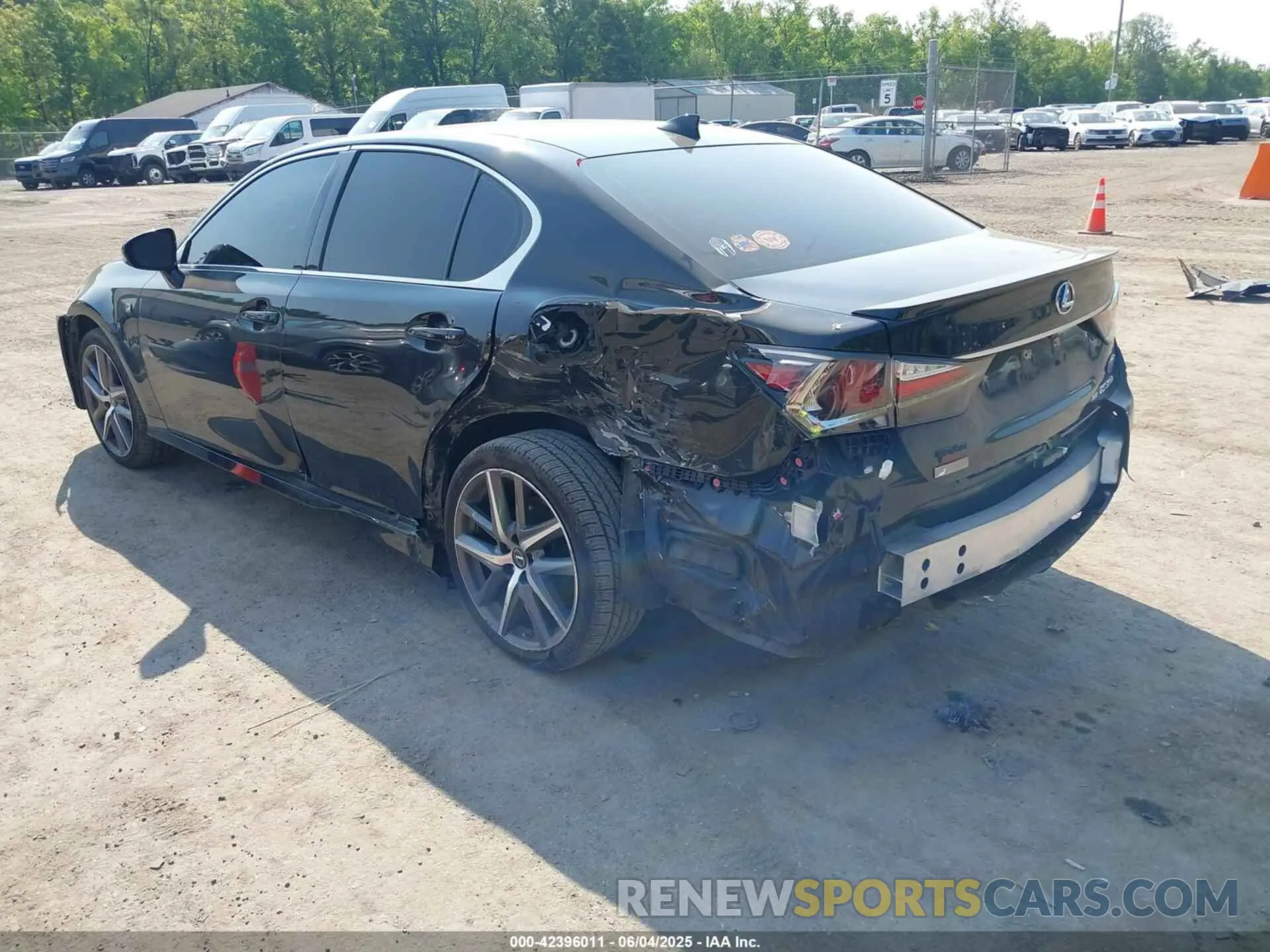 3 Фотография поврежденного автомобиля JTHCZ1BL3KA011179 LEXUS GS 350 2019