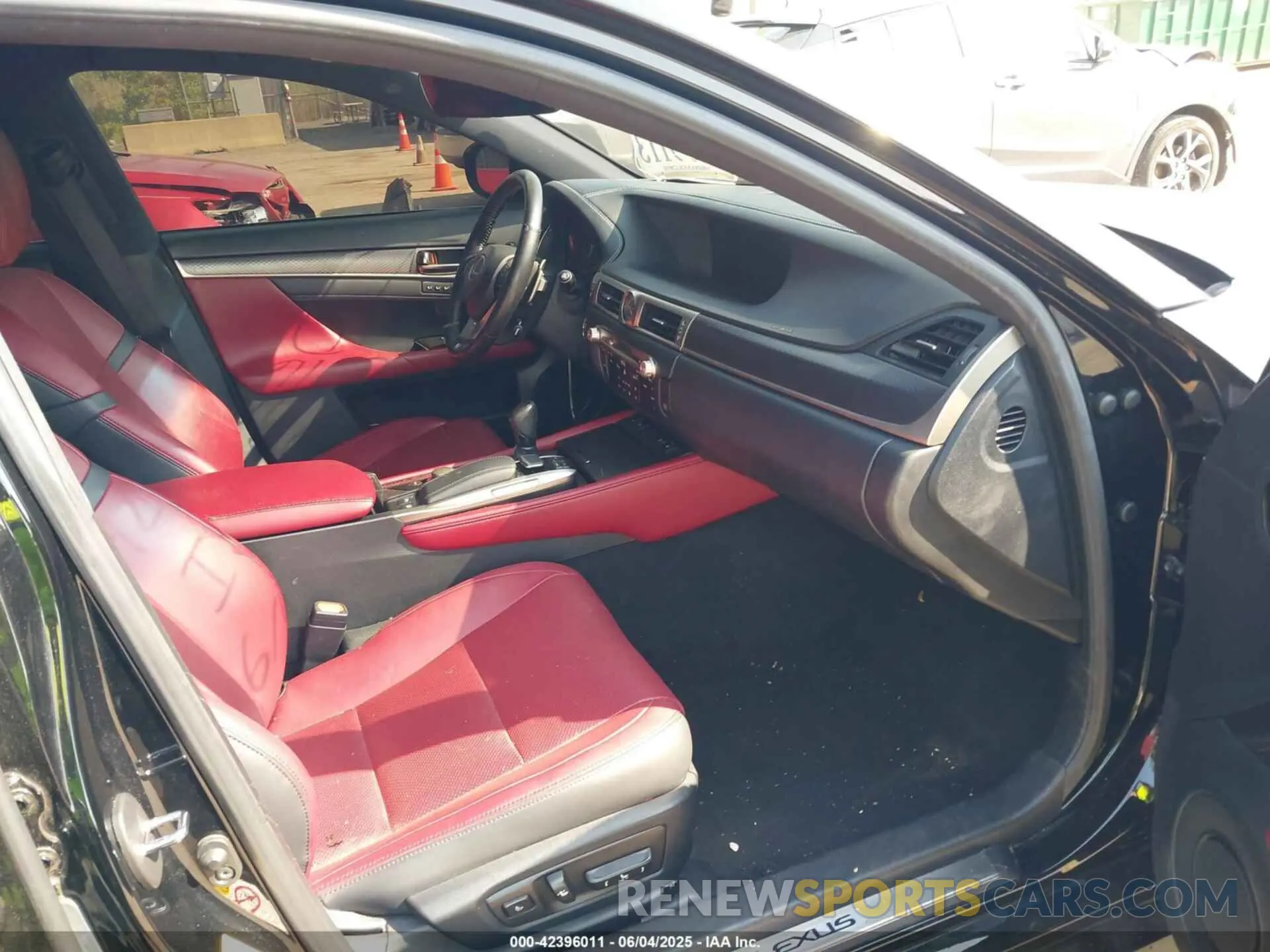 5 Фотография поврежденного автомобиля JTHCZ1BL3KA011179 LEXUS GS 350 2019