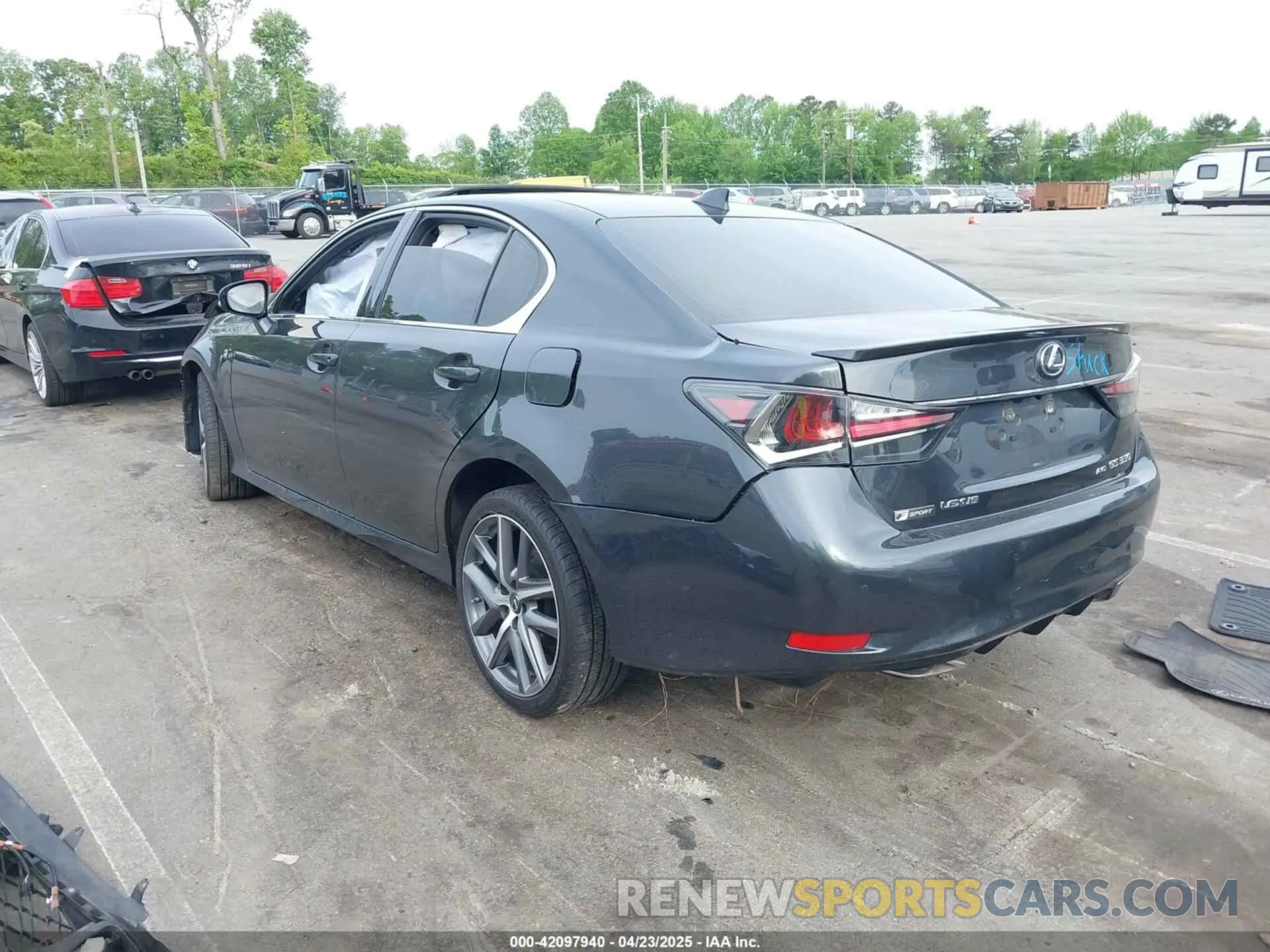 3 Фотография поврежденного автомобиля JTHEZ1CL8LA012496 LEXUS GS 350 2020