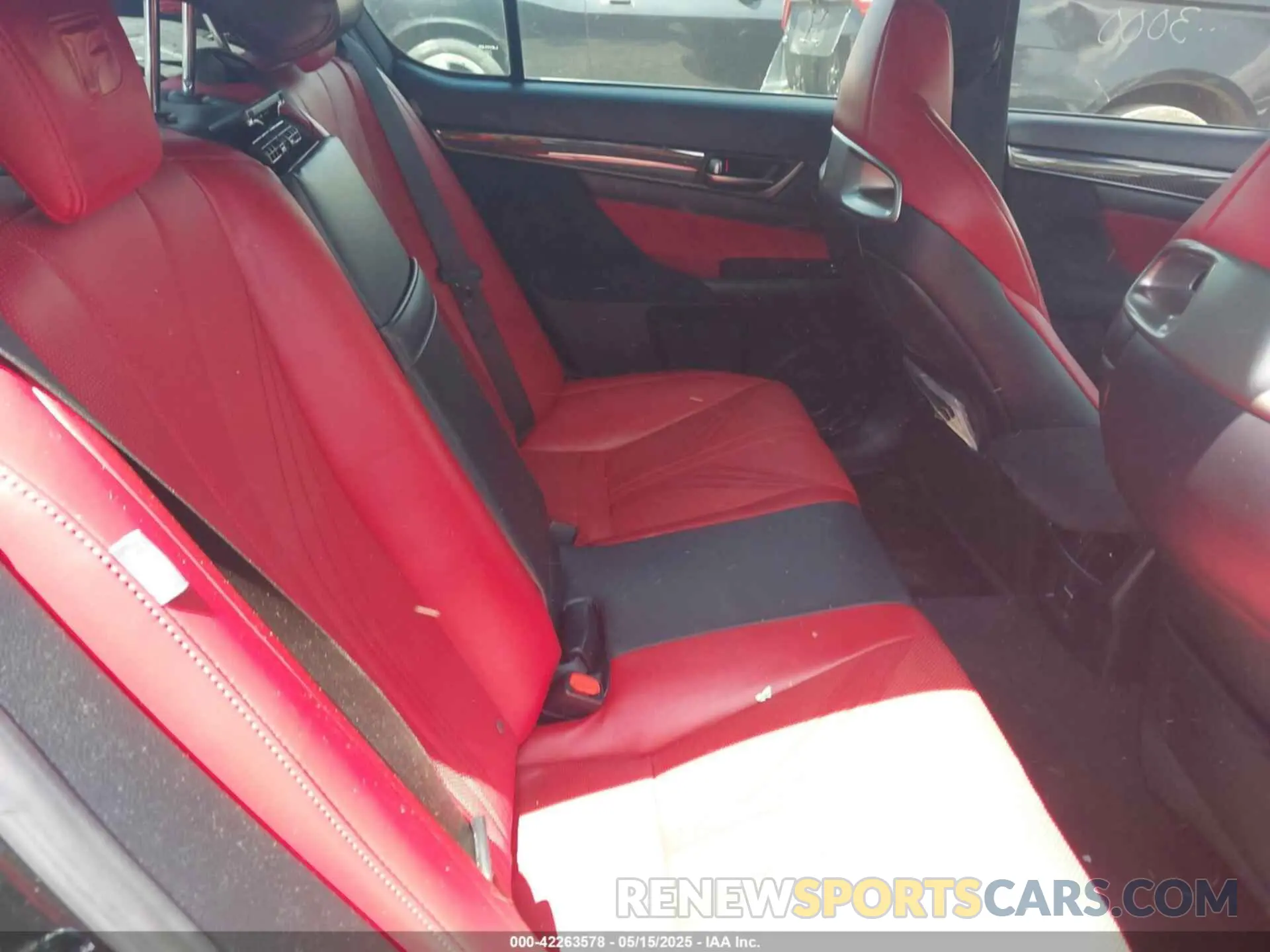 8 Photograph of a damaged car JTHBP1BL6KA003000 LEXUS GS F 2019