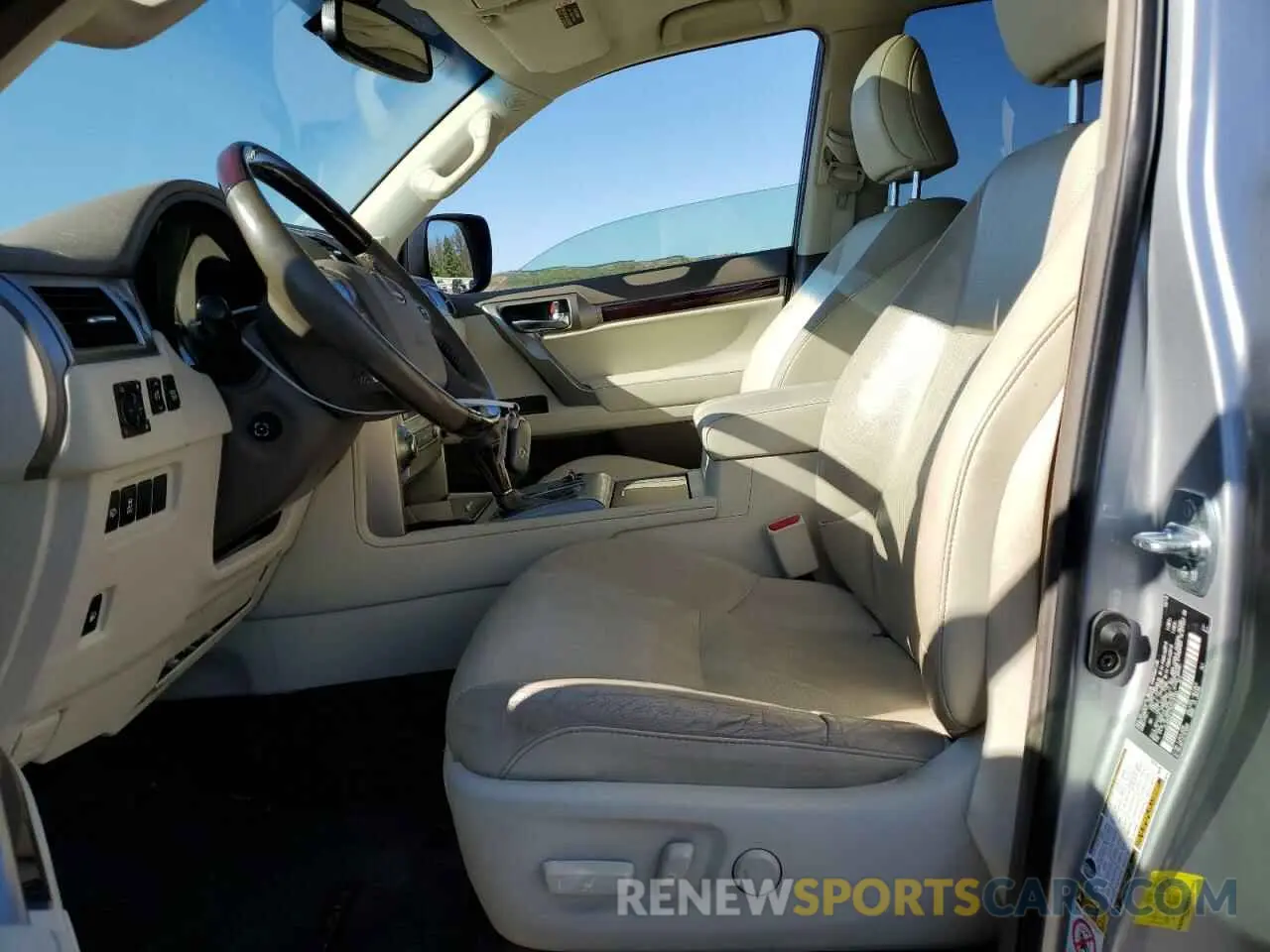 7 Фотография поврежденного автомобиля JTJBM7FX1K5218333 LEXUS GX 2019