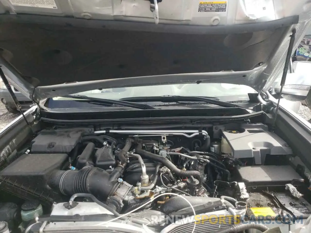 7 Фотография поврежденного автомобиля JTJBM7FX2K5222472 LEXUS GX 2019