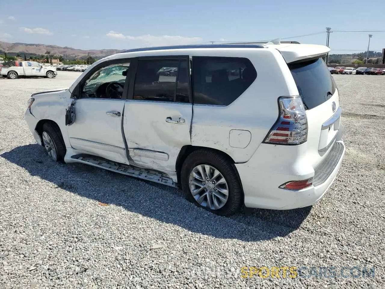 2 Фотография поврежденного автомобиля JTJBM7FX3K5228233 LEXUS GX 2019