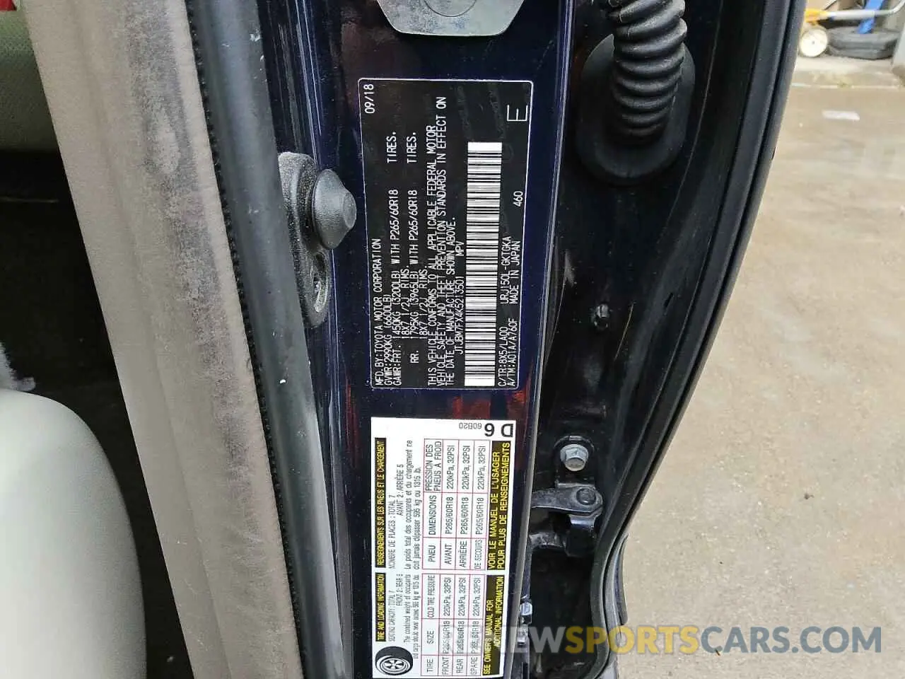 13 Фотография поврежденного автомобиля JTJBM7FX4K5213501 LEXUS GX 2019