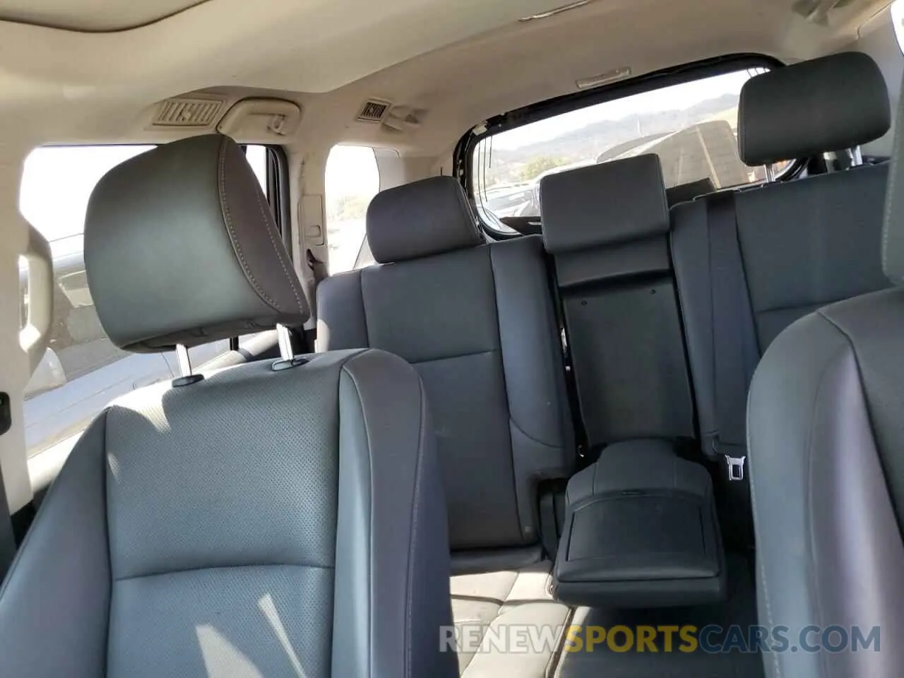 10 Photograph of a damaged car JTJBM7FX7K5213072 LEXUS GX 2019
