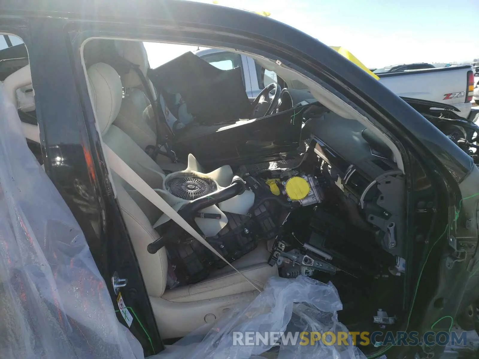 5 Photograph of a damaged car JTJBM7FX7K5220619 LEXUS GX 2019