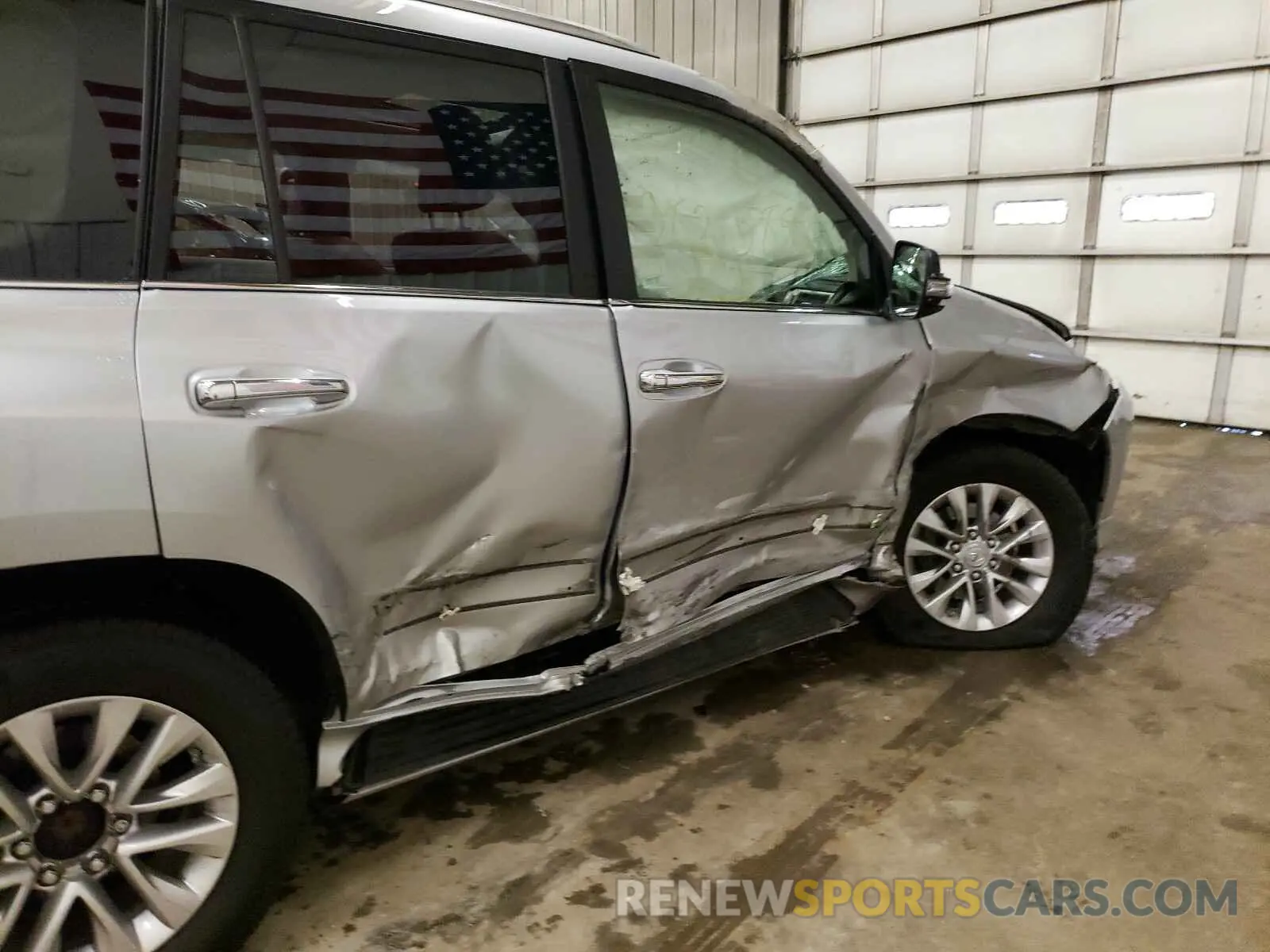 9 Photograph of a damaged car JTJBM7FX9K5226227 LEXUS GX 2019