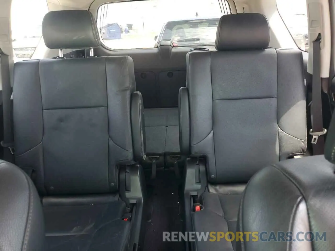 10 Photograph of a damaged car JTJBM7FX9K5234831 LEXUS GX 2019