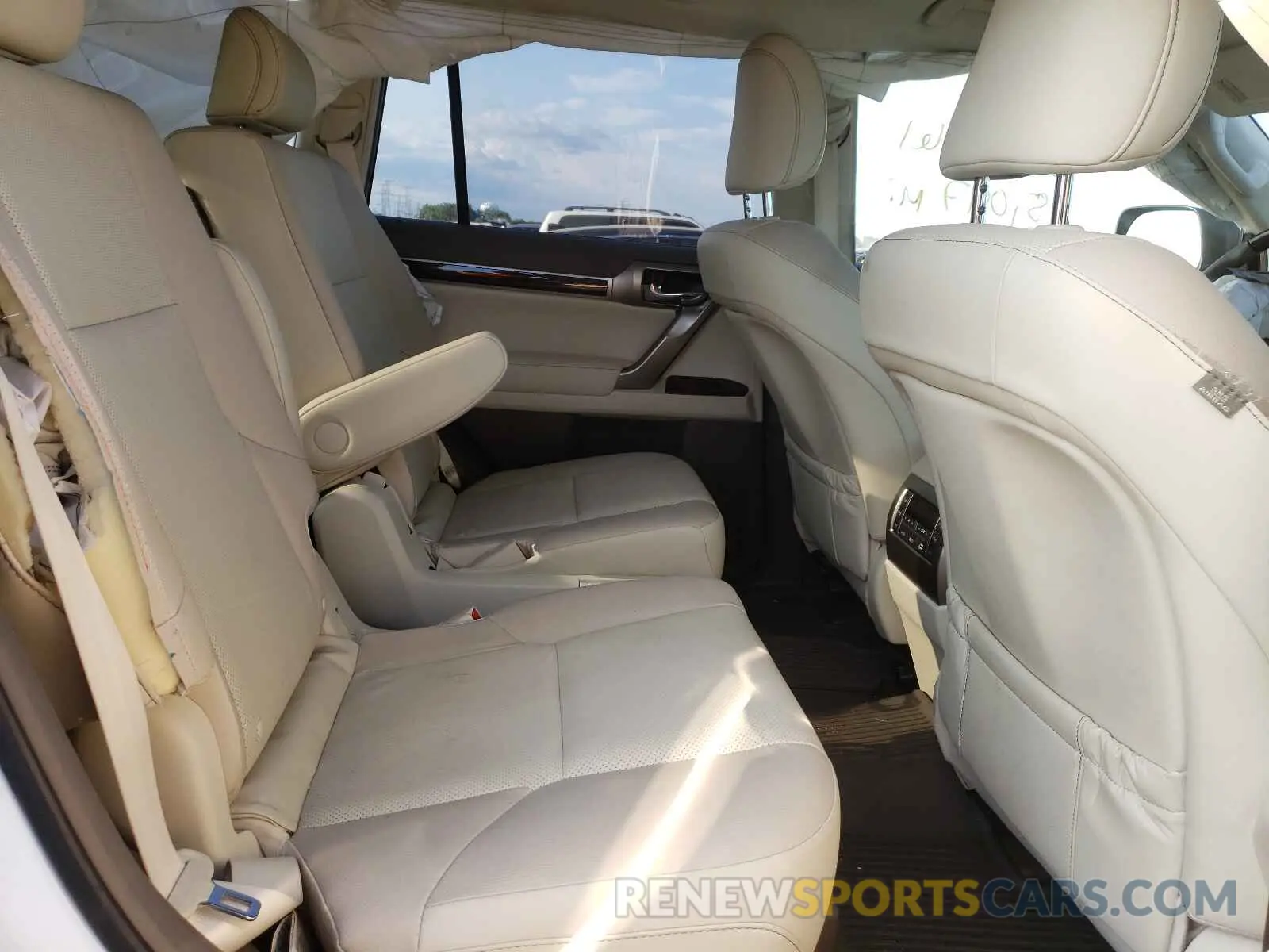 6 Photograph of a damaged car JTJBM7FXXK5239987 LEXUS GX 2019