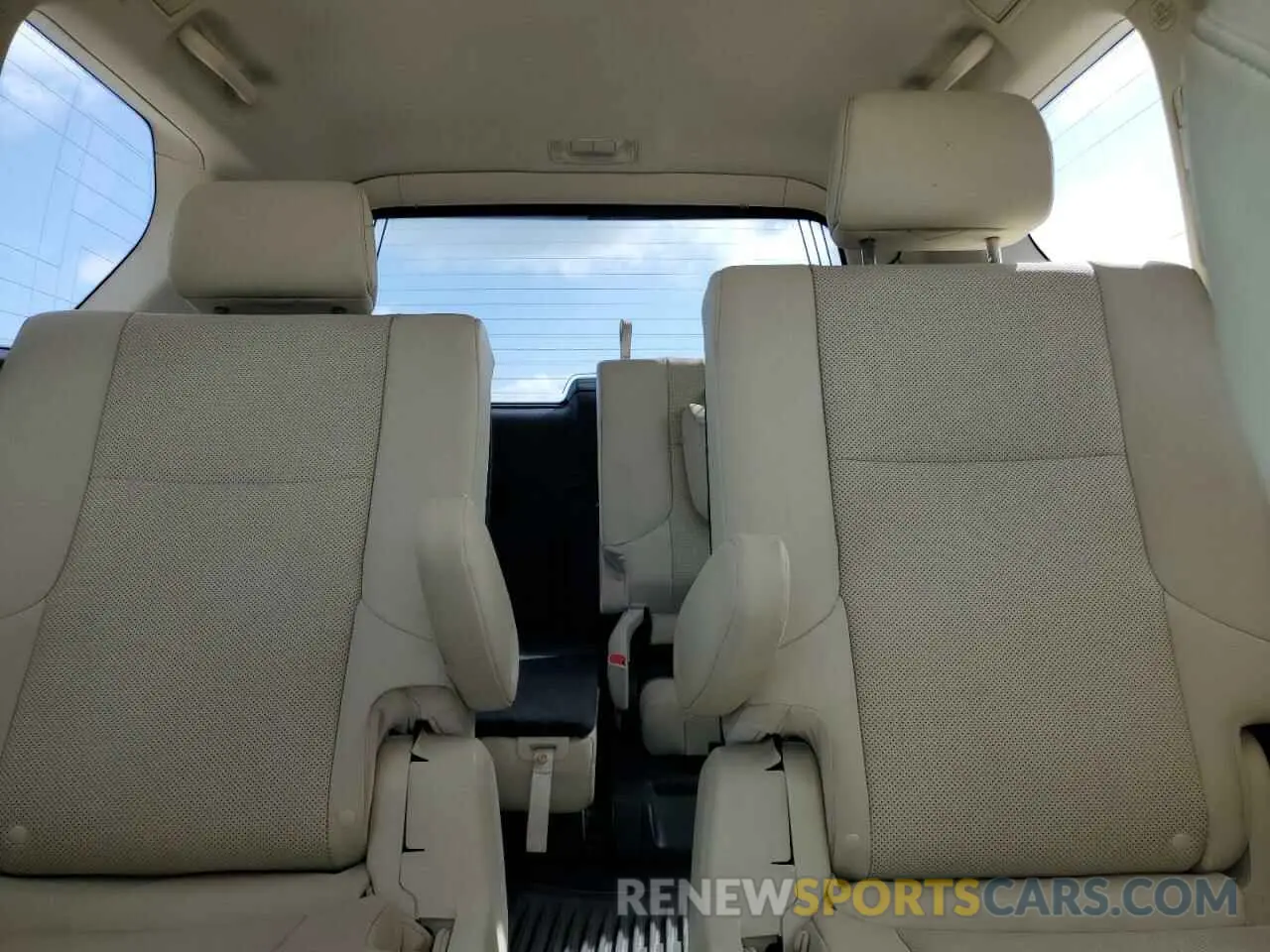 10 Фотография поврежденного автомобиля JTJAM7BX5L5265643 LEXUS GX 2020