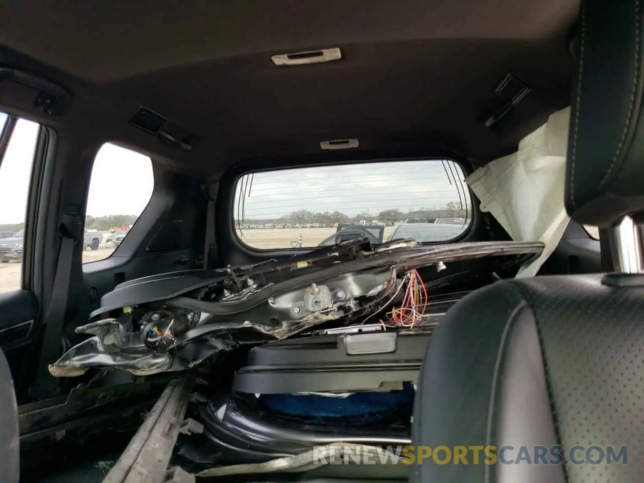 10 Photograph of a damaged car JTJGM7BX2L5248129 LEXUS GX 2020