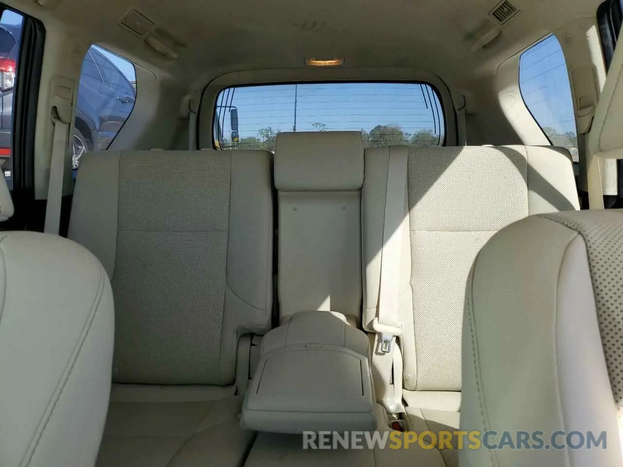 10 Photograph of a damaged car JTJAM7BX2M5286726 LEXUS GX 2021