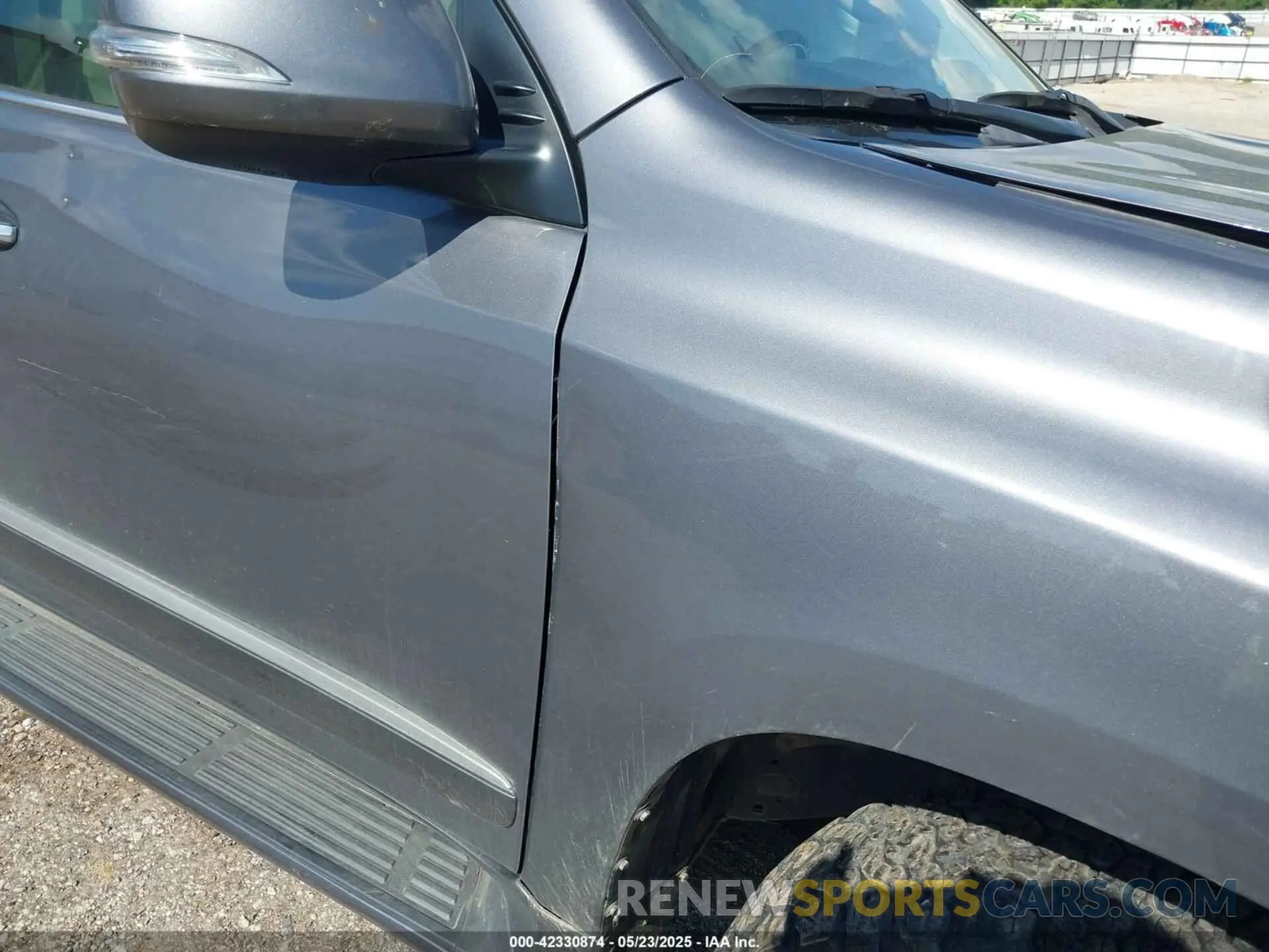18 Photograph of a damaged car JTJBM7FX1K5233625 LEXUS GX 460 2019