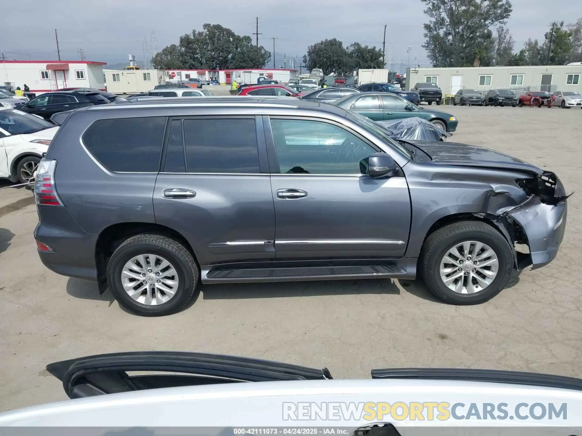 14 Photograph of a damaged car JTJBM7FX7K5212004 LEXUS GX 460 2019