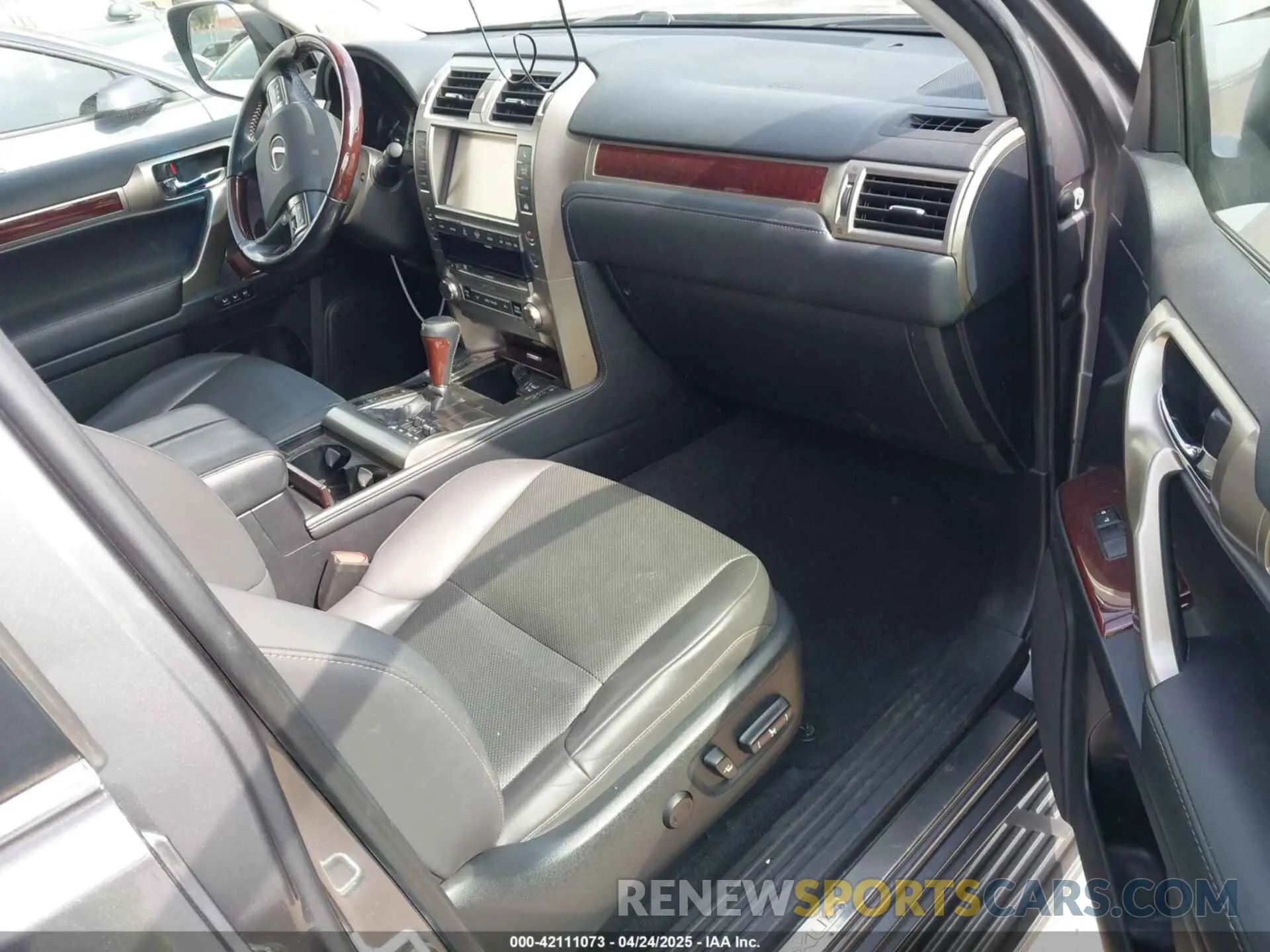 5 Photograph of a damaged car JTJBM7FX7K5212004 LEXUS GX 460 2019