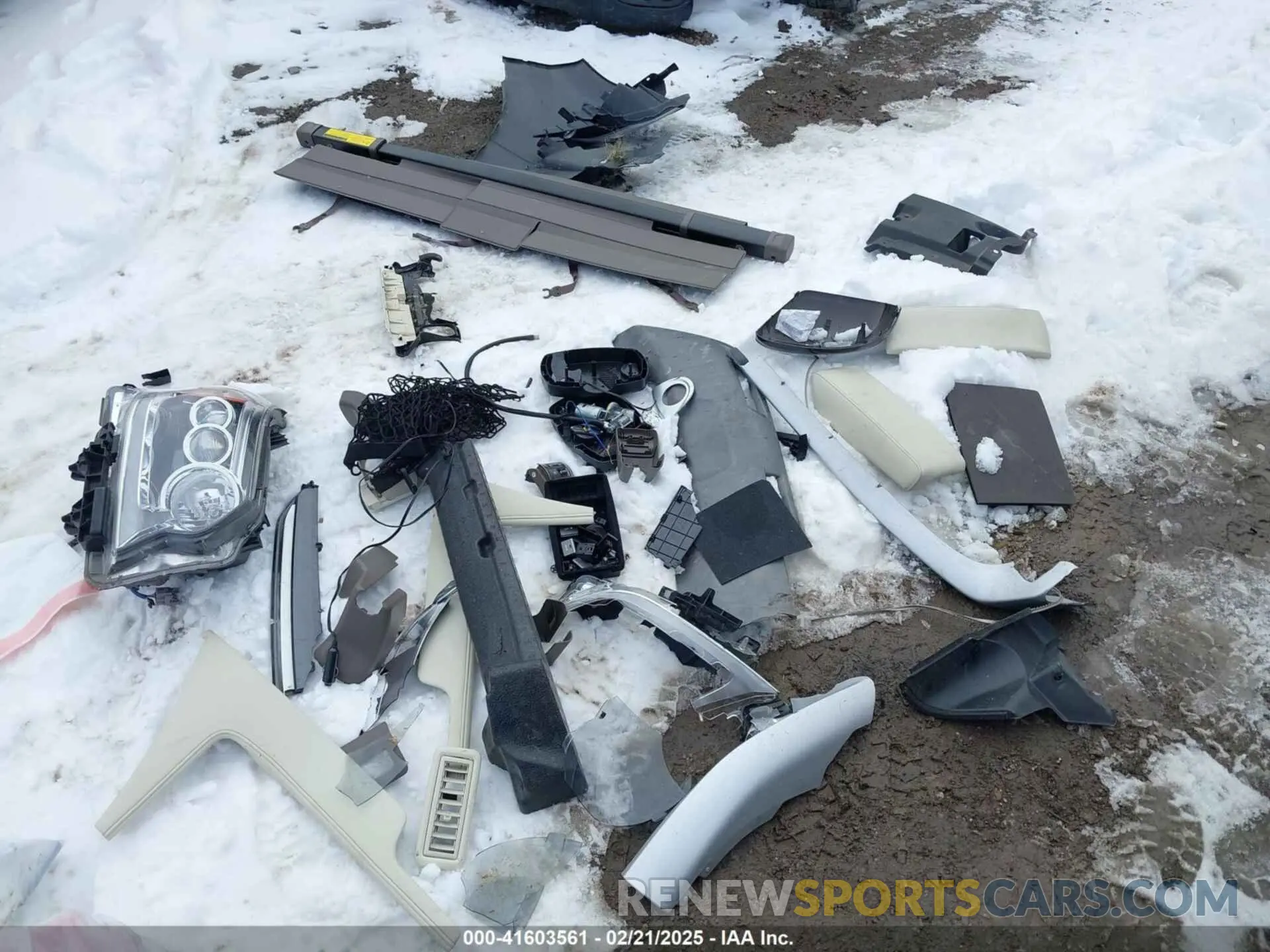 11 Photograph of a damaged car JTJJM7FX7K5225637 LEXUS GX 460 2019