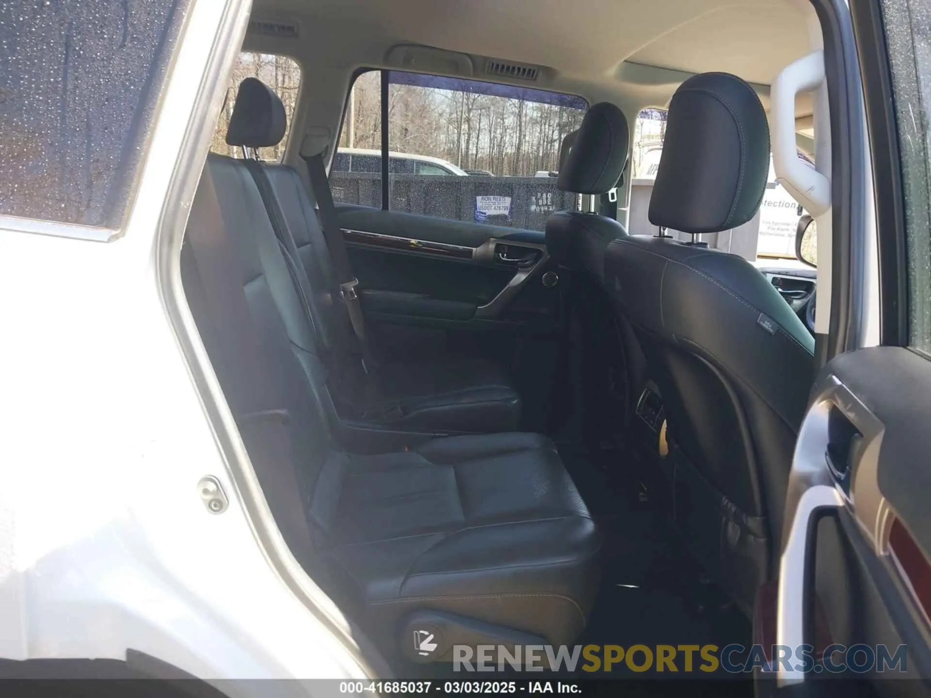 8 Photograph of a damaged car JTJJM7FXXK5227544 LEXUS GX 460 2019