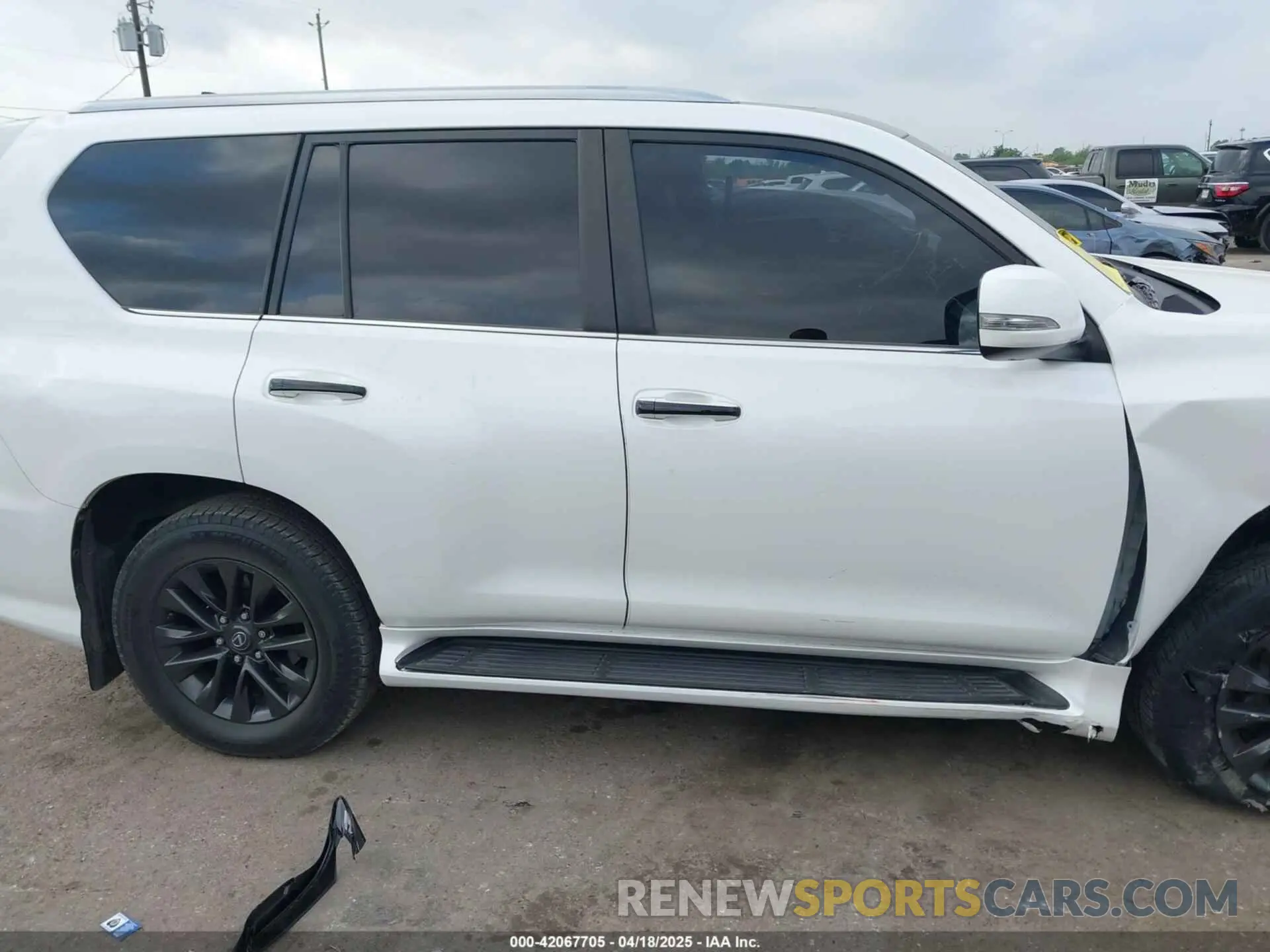 13 Фотография поврежденного автомобиля JTJAM7BXXL5246683 LEXUS GX 460 2020